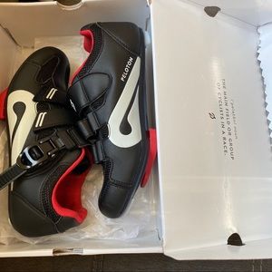 Peloton cycling shoes